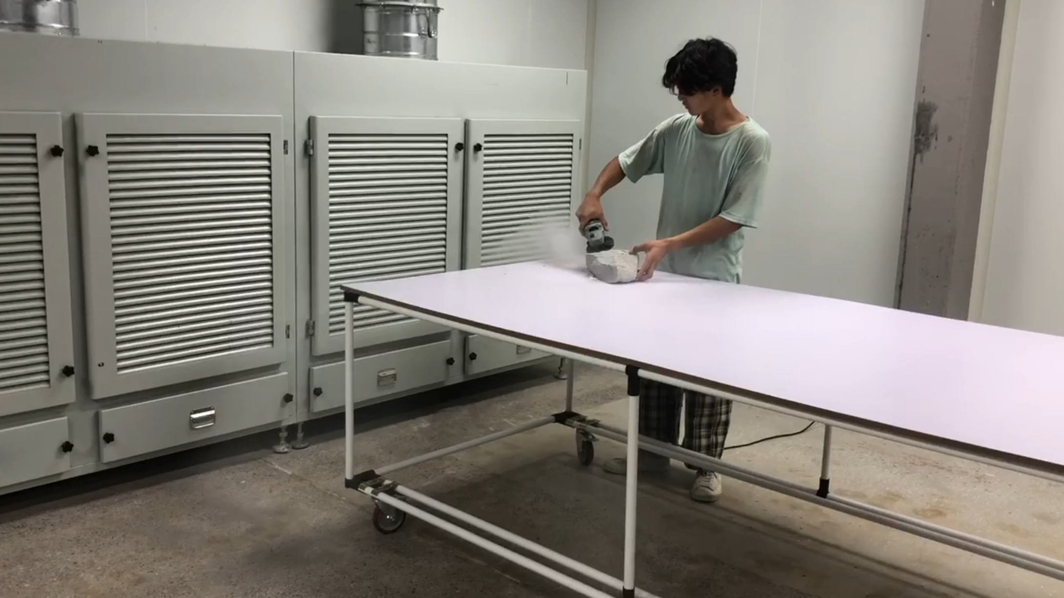 打磨房